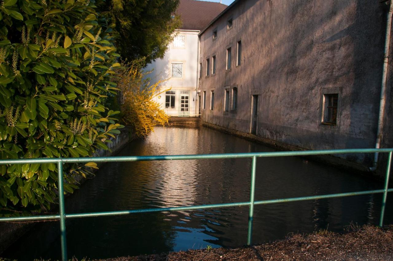 Du Moulin